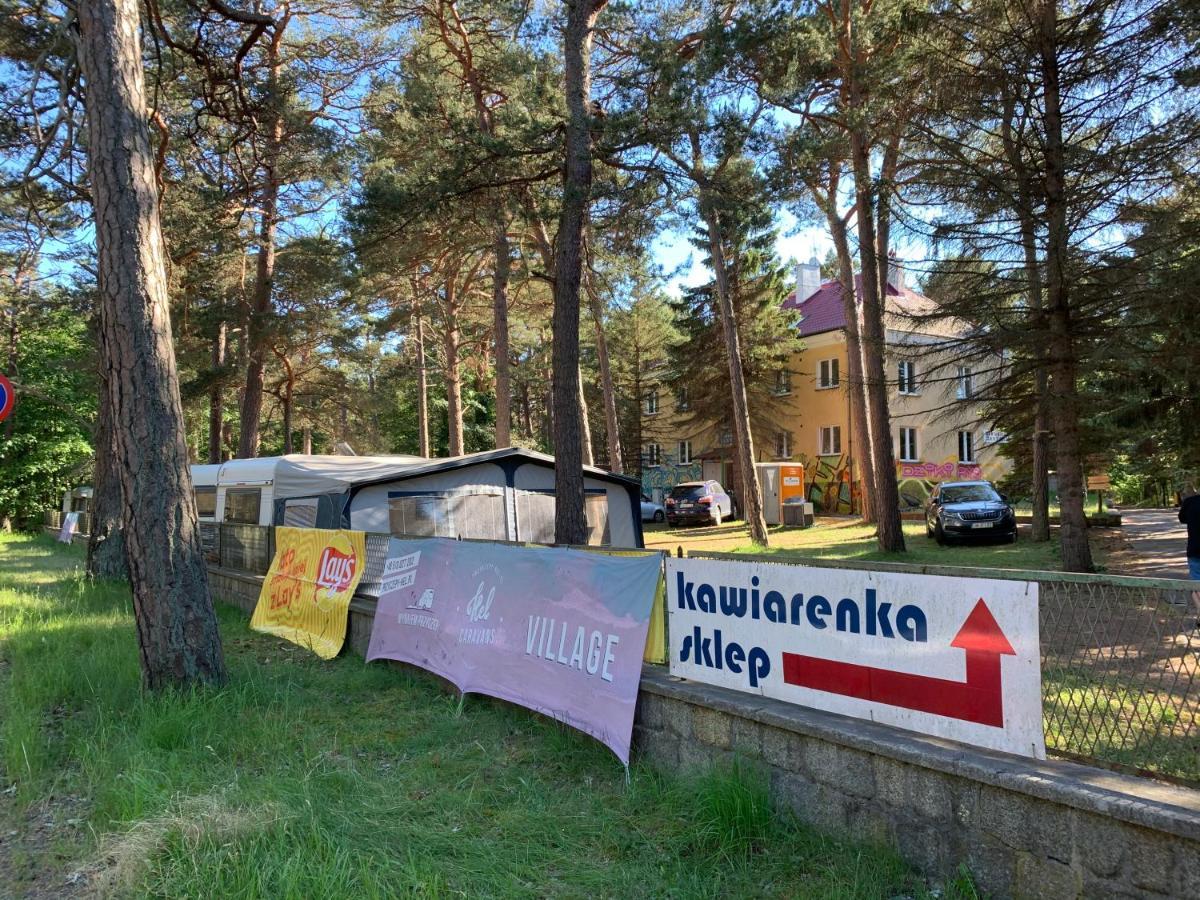 Przyczepy Kempingowe Vip - Osrodek Na Klifie Village - Hel Helska 11 المظهر الخارجي الصورة